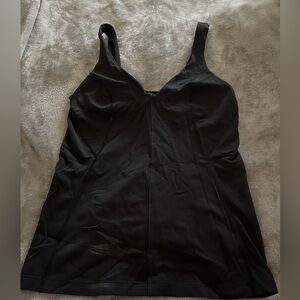 Lululemon black v-next tank with built in bra, Size 6